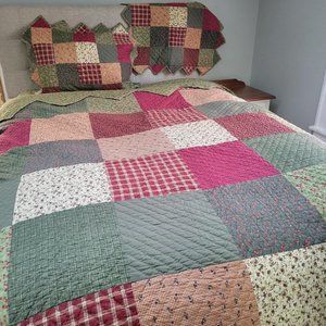 Donna Sharpe Garden Patch King Sized Quilt with Shams